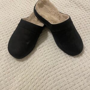 Strive Vienna Black Slip-On Fur-Lined Slippers